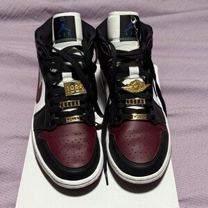 Women’s Air Jordan 1 Mid SE